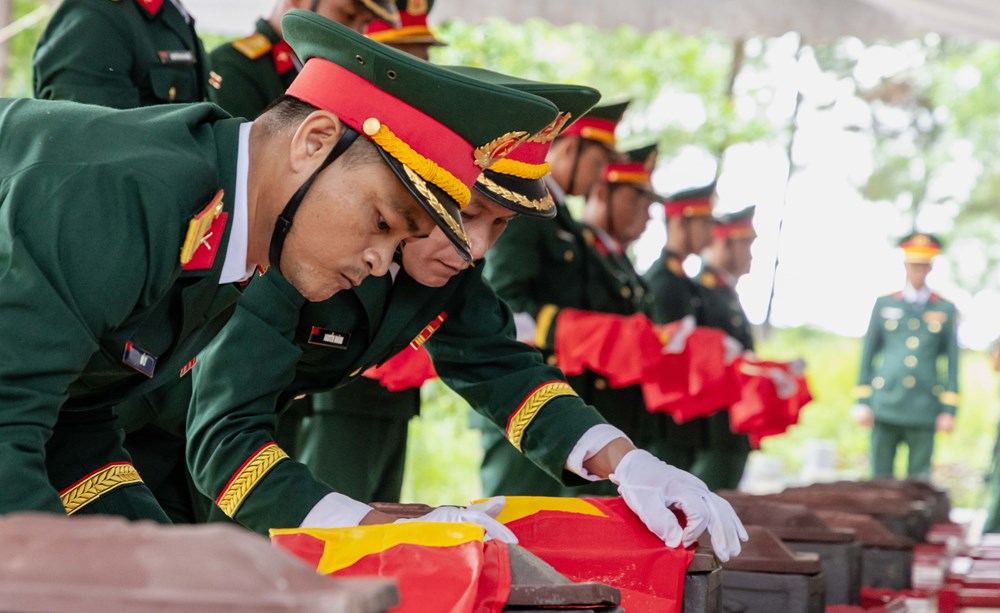 Xin nguyện mãi mãi không quên - ảnh 8