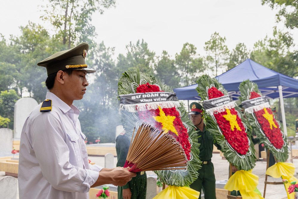 Xin nguyện mãi mãi không quên - ảnh 9