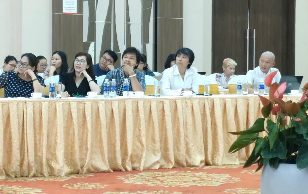 Âm nhạc thị trường khai thác chất liệu văn hoá truyền thống: Ghi nhận xen lẫn nỗi lo - ảnh 4