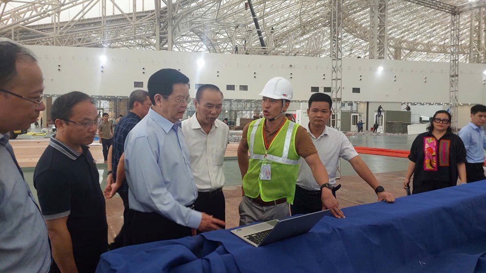 Thủ tướng kiểm tra công tác thi công “Triển lãm Thành tựu đất nước” - ảnh 4