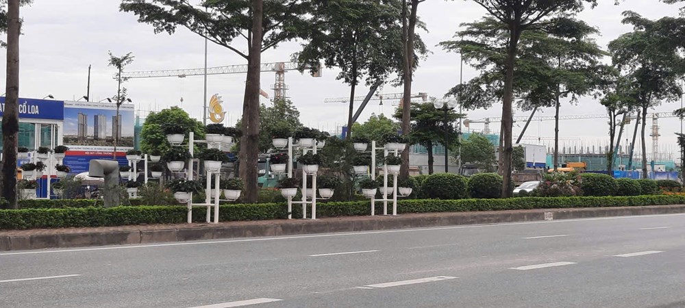 Nhiều tuyến đường dẫn vào Triển lãm Thành tựu đất nước rực rỡ cờ hoa, pano  - ảnh 14
