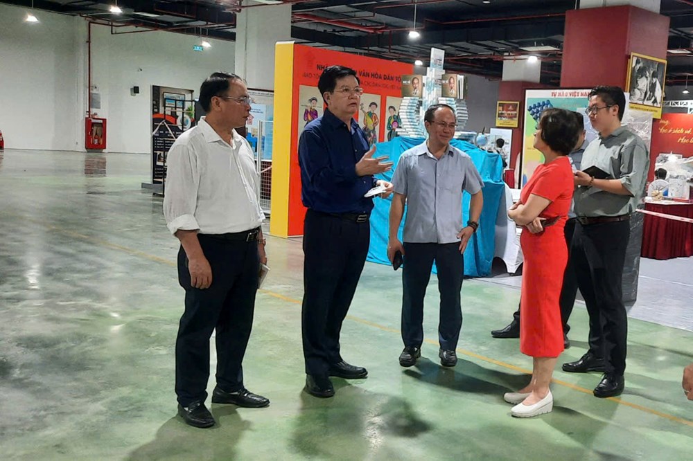 Phó Thủ tướng Mai Văn Chính kiểm tra các hạng mục tại Triển lãm Thành tựu đất nước - ảnh 12