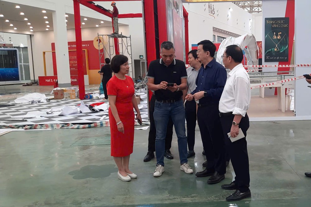 Phó Thủ tướng Mai Văn Chính kiểm tra các hạng mục tại Triển lãm Thành tựu đất nước - ảnh 3