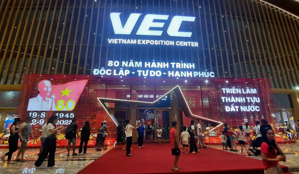 Kéo dài thời gian Triển lãm Thành tựu đất nước - ảnh 1