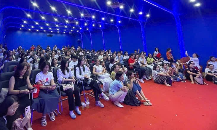 Khán giả cười nghiêng ngả khi được gặp “siêu lầy” Mạc Văn Khoa - ảnh 2