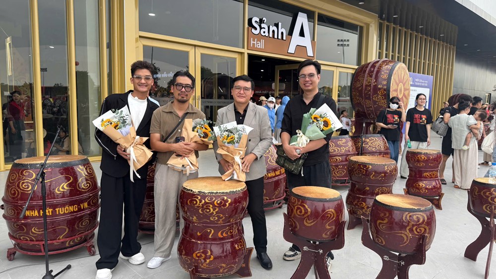 Khán giả cười nghiêng ngả khi được gặp “siêu lầy” Mạc Văn Khoa - ảnh 9