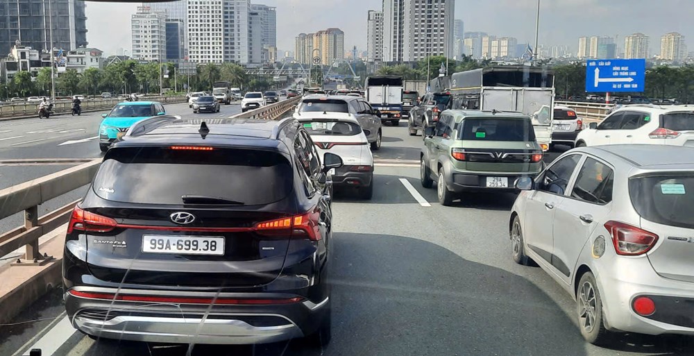 Cầu Nhật Tân đến đường Võ Chí Công: Vẫn ùn tắc, ngập nước từ tháng 9 sang tháng 10 - ảnh 1
