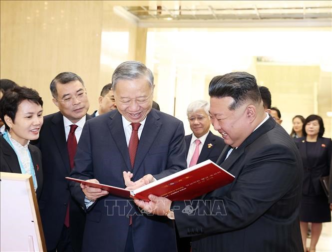 Tổng Bí thư Tô Lâm hội đàm với Tổng Bí thư, Chủ tịch Quốc vụ Triều Tiên Kim Jong Un - ảnh 1
