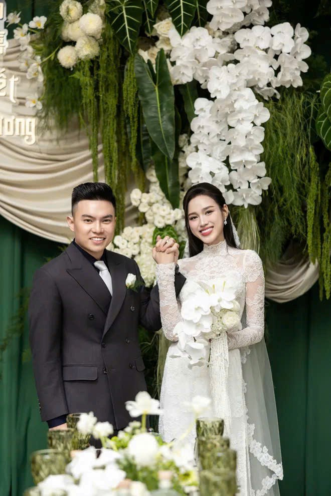 Hoa hậu Đỗ Thị Hà hạnh phúc trong ngày lên xe hoa cùng chồng doanh nhân - ảnh 2