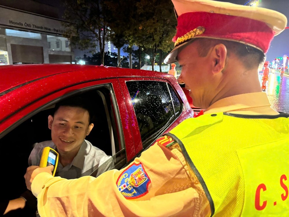 Đồng loạt kiểm tra nồng độ cồn trên toàn quốc trong cùng một khung giờ, kể cả dịp lễ, Tết - ảnh 1