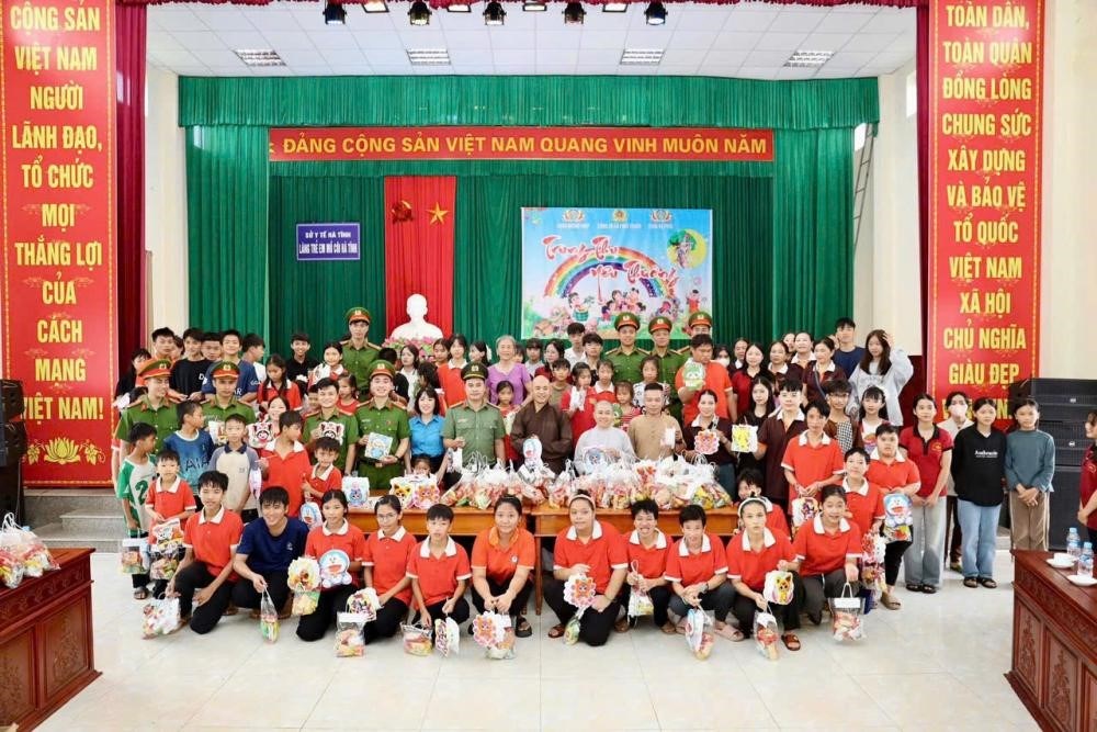 Mùa Trung thu 2025: Giản dị mà ấm áp - ảnh 4