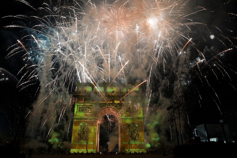 Pháo hoa rực rỡ trên bầu trời khắp thế giới chào đón năm mới 2026 tràn đầy hi vọng - ảnh 6