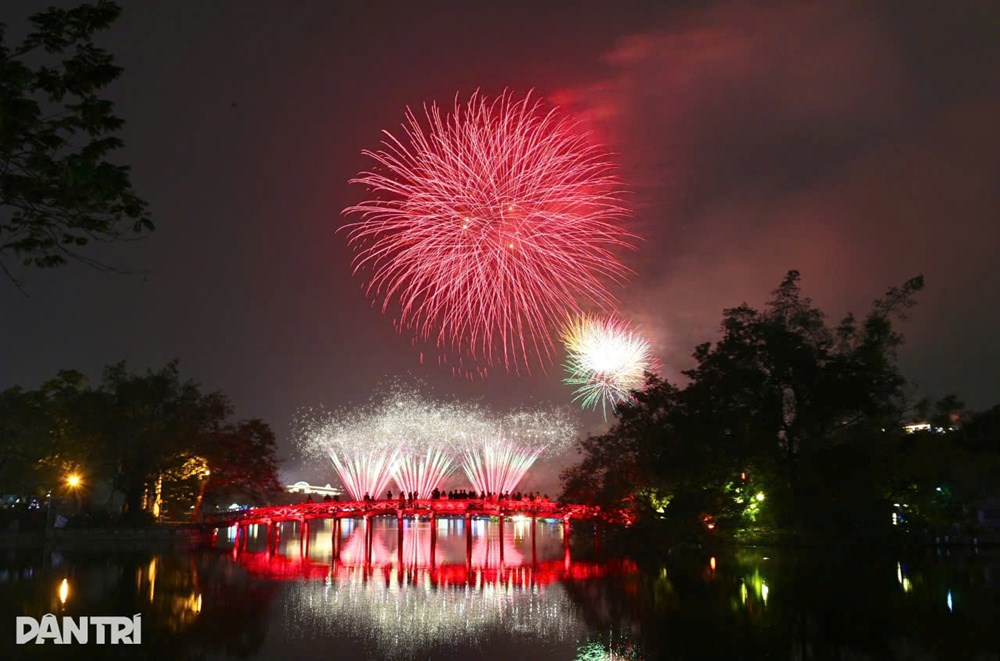 Pháo hoa rực rỡ trên bầu trời khắp thế giới chào đón năm mới 2026 tràn đầy hi vọng - ảnh 1