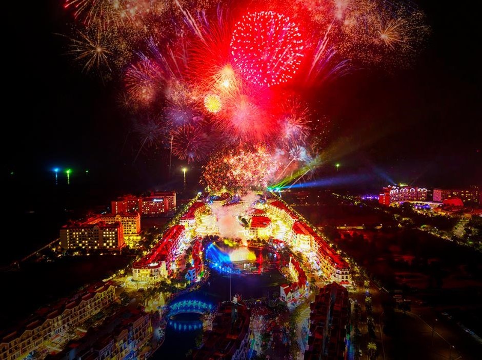 “Trung tâm countdown họ Vin” vững vàng vị thế điểm đến quốc dân - ảnh 16