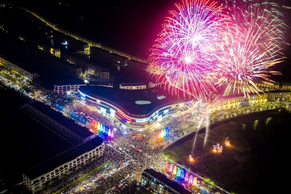 “Trung tâm countdown họ Vin” vững vàng vị thế điểm đến quốc dân - ảnh 4