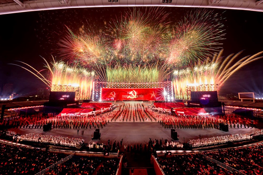 Từ Phú Quốc, Đà Nẵng, Sun Group mang cả bầu trời pháo hoa đỉnh cao ra Thủ đô - ảnh 4