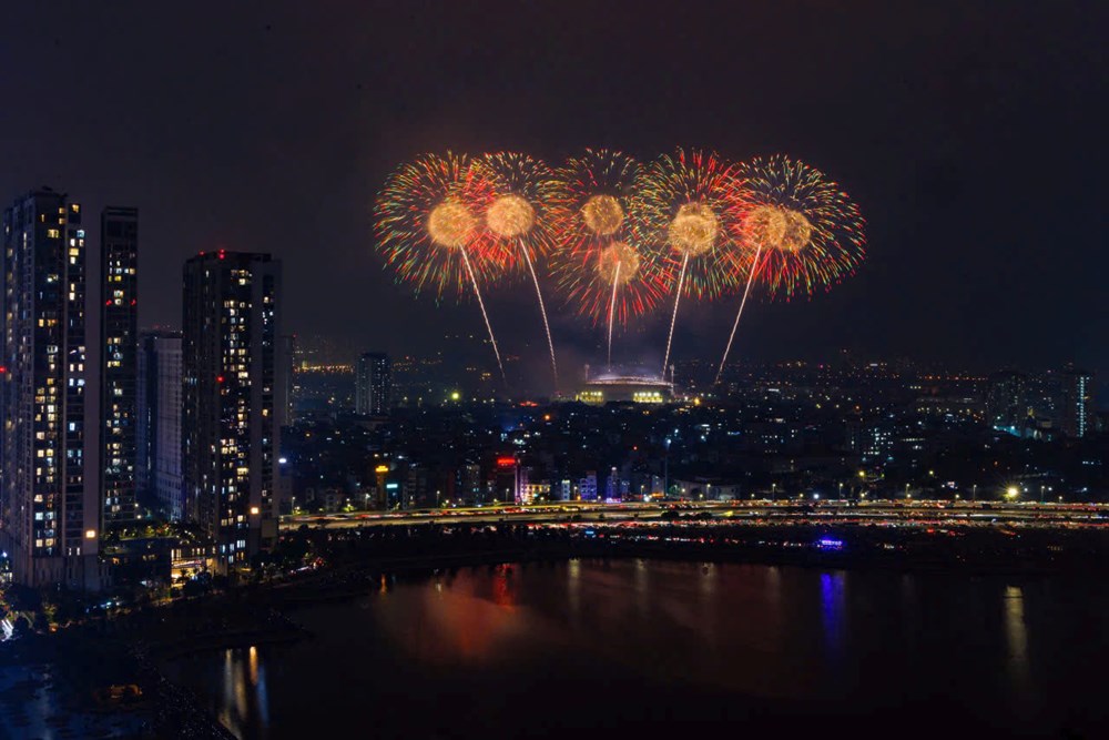 Từ Phú Quốc, Đà Nẵng, Sun Group mang cả bầu trời pháo hoa đỉnh cao ra Thủ đô - ảnh 8