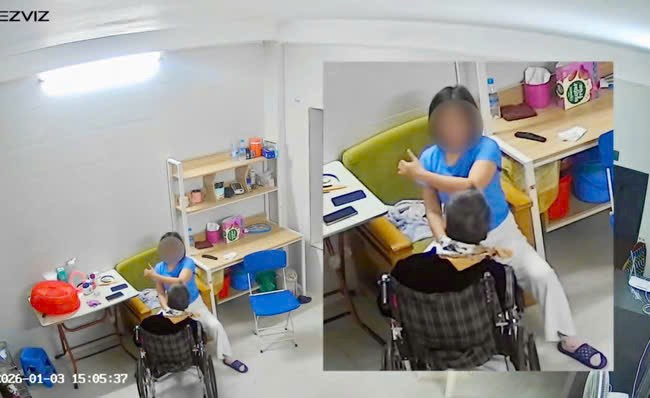 Khởi tố vụ án người giúp việc bạo hành cụ bà ngồi xe lăn ở Hà Nội - ảnh 1