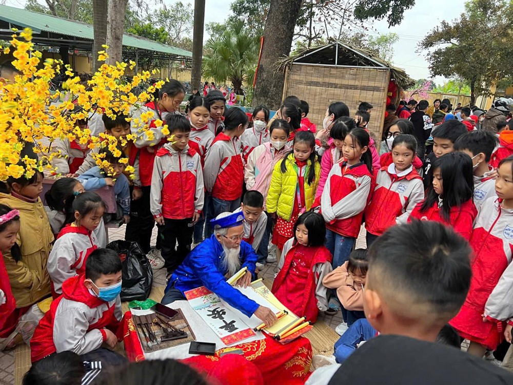 “Tết học đường” gây nhiều ý kiến trái chiều, phụ huynh nói gì? - ảnh 1