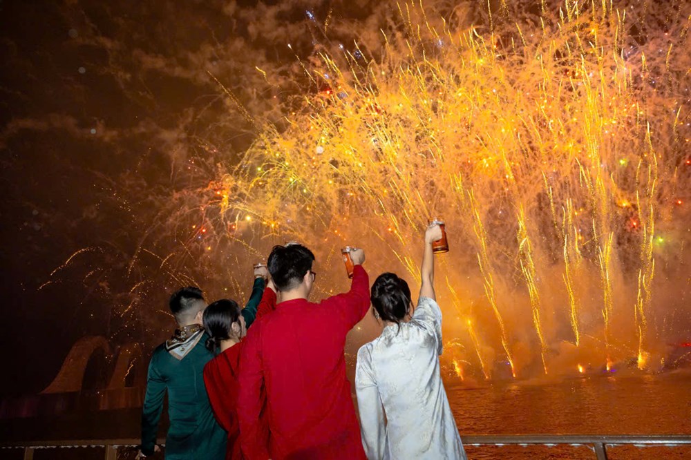 Nam đảo Phú Quốc rợp cờ hoa, bừng pháo hoa mừng Tết Nguyên đán - ảnh 7