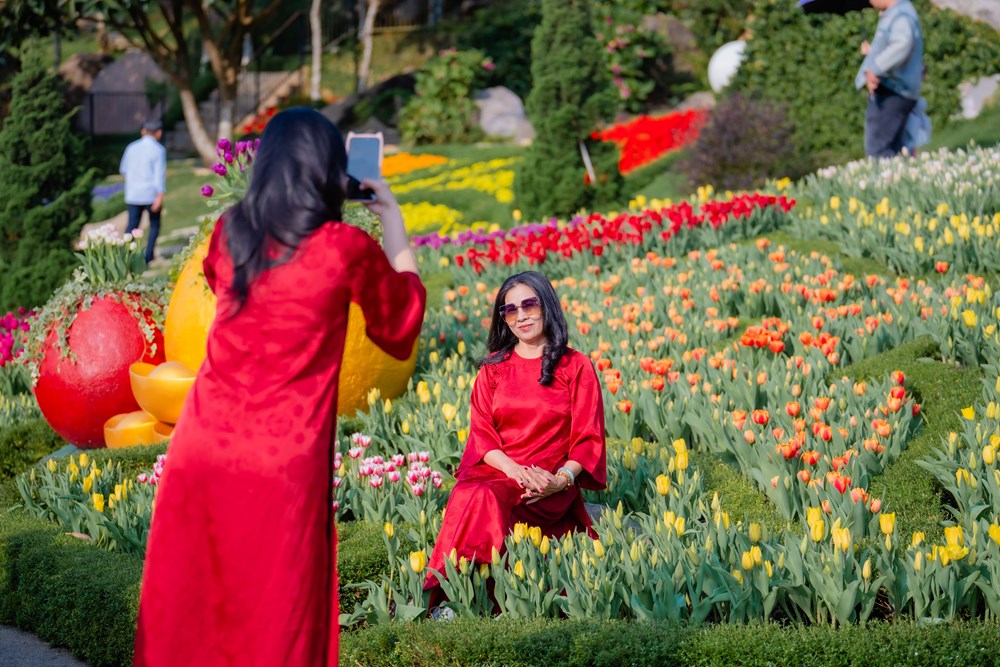 Gần 157.000 lượt khách đi cáp treo lên núi Bà Đen trong ngày Khai mạc Hội xuân  - ảnh 9