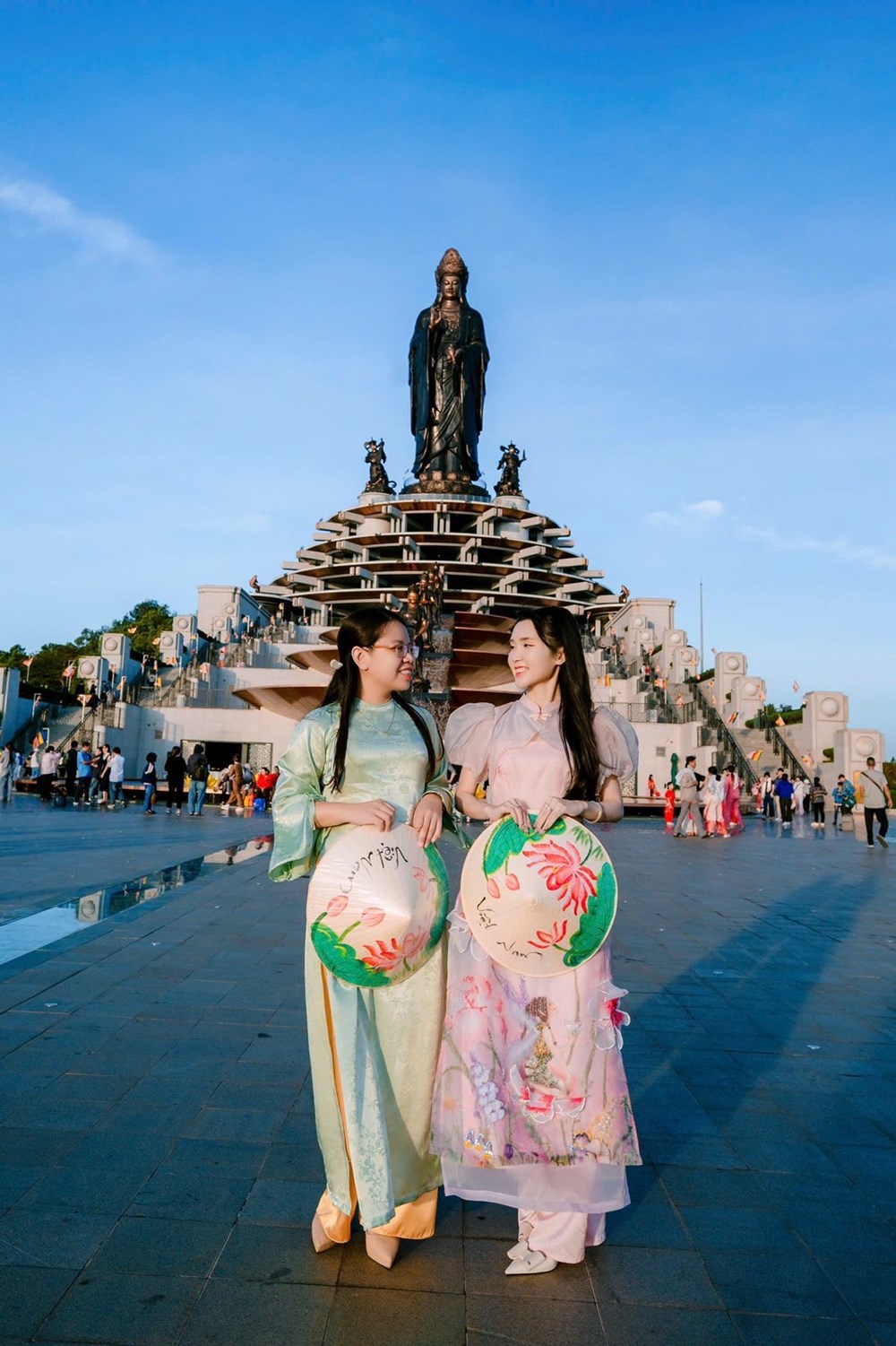 Gần 157.000 lượt khách đi cáp treo lên núi Bà Đen trong ngày Khai mạc Hội xuân  - ảnh 7