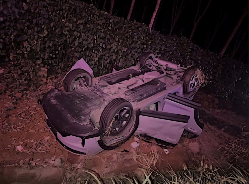 Lộn nhiều vòng trên cao tốc khiến ô tô lật ngửa: Bé 4 tháng tuổi thoát nạn ngoạn mục - ảnh 1