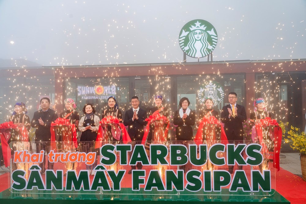 Khai trương cửa hàng Starbucks Fansipan đạt kỷ lục cao nhất châu Á  - ảnh 1