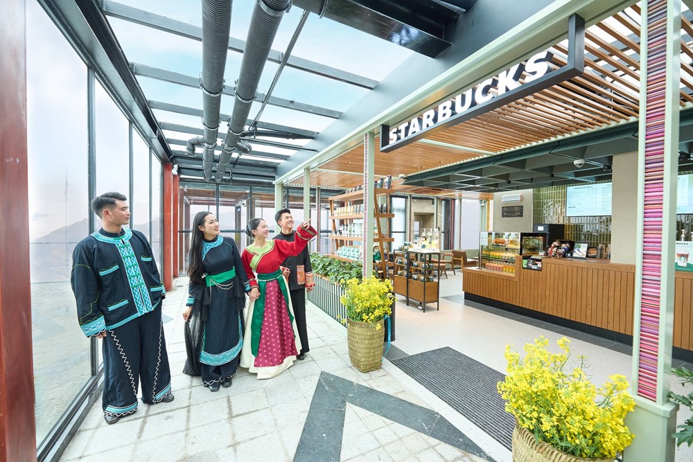 Khai trương cửa hàng Starbucks Fansipan đạt kỷ lục cao nhất châu Á  - ảnh 7