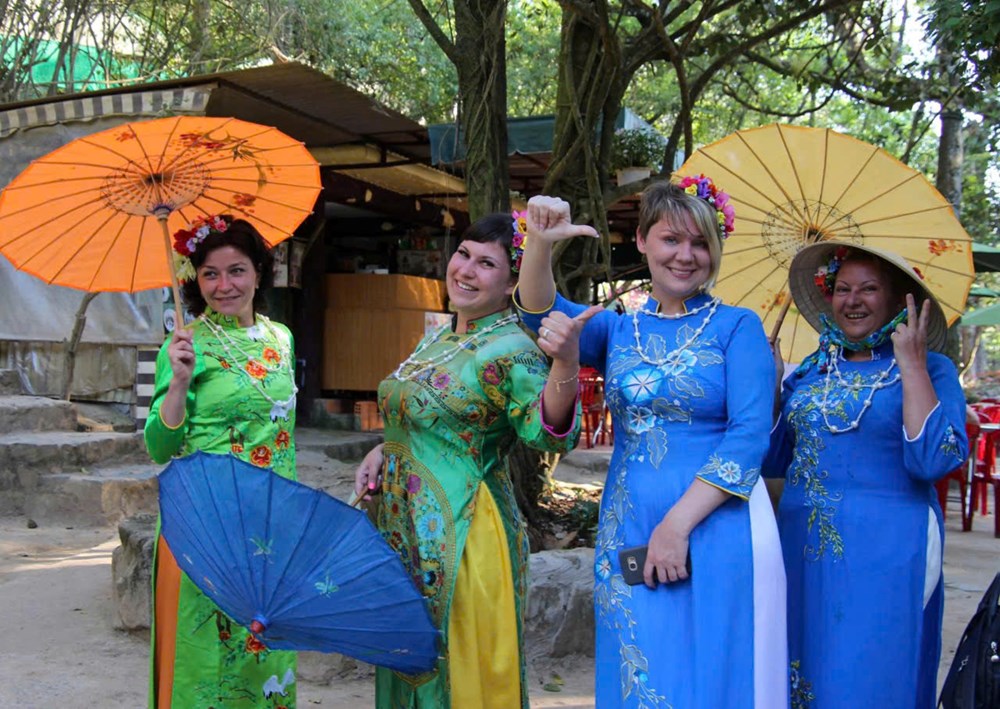 Một “làng Nga” rất gần giữa lòng phố biển - ảnh 2