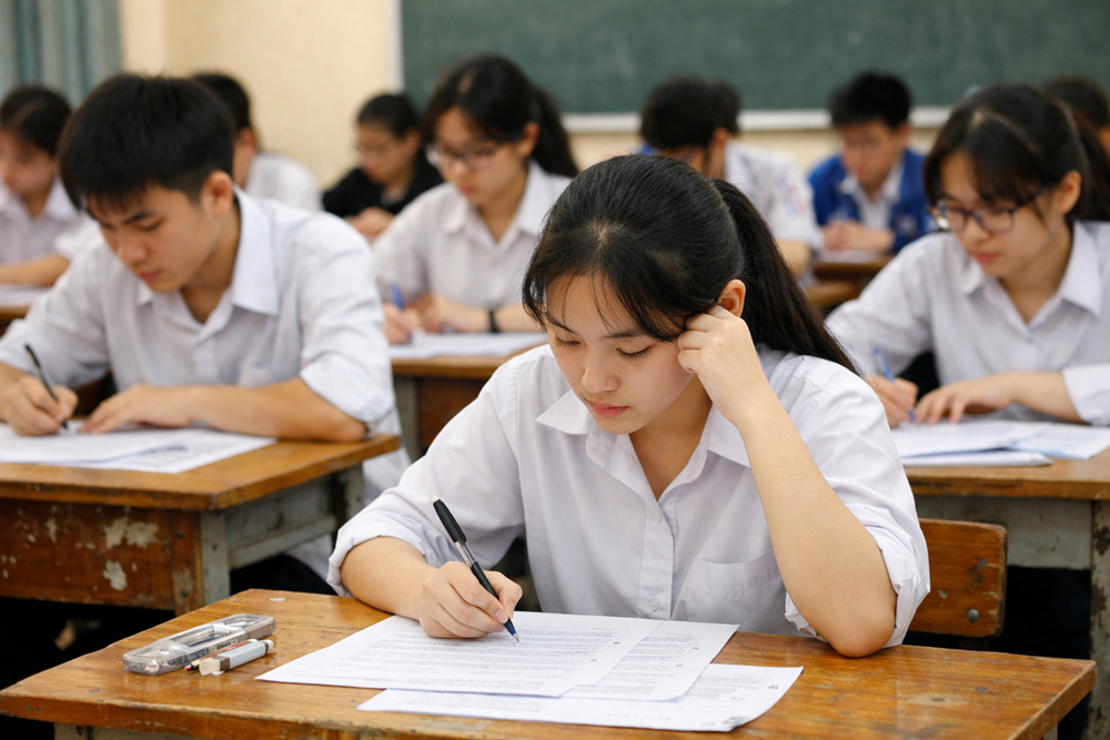 Thi lớp 10 Hà Nội 2026: Mở rộng nguyện vọng, thêm trường mới nhưng áp lực vẫn lớn - ảnh 1