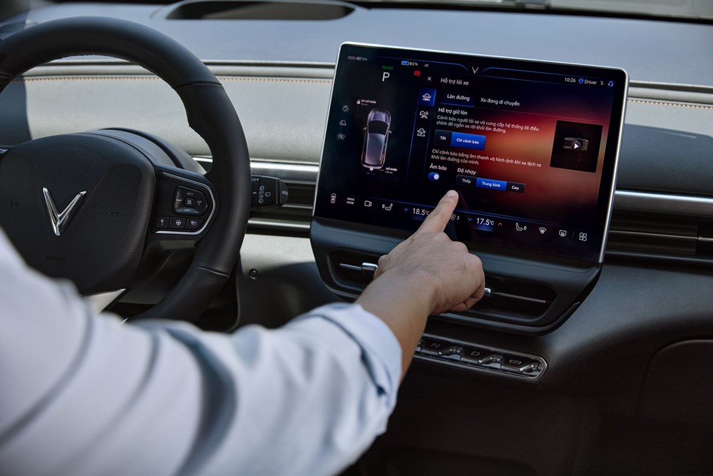 Khách hàng sở hữu VinFast VF 6: “Quyết định chuyển sang xe điện là bước đi sáng suốt” - ảnh 2