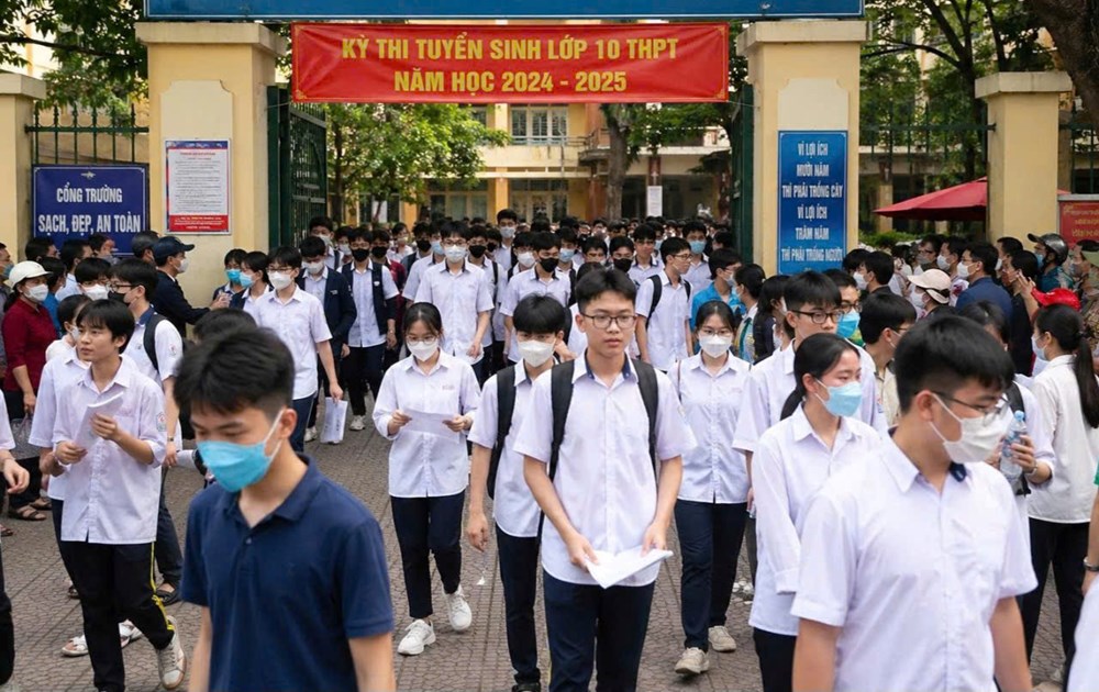 Gần 190.000 học sinh thi lớp 10 năm tới: Cuộc đua vào trường công lập “nóng” chưa từng có - ảnh 1