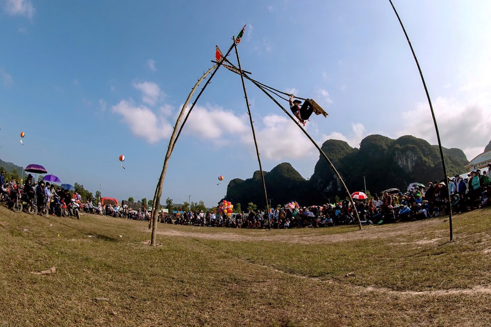 Khai mạc Tuần lễ Văn hóa - Thể thao - Du lịch và Hội Rằm tháng Ba Minh Hóa  - ảnh 1