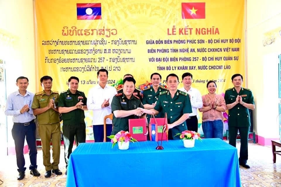 Thắm tình hữu nghị Việt - Lào qua mô hình “kết chạ” - ảnh 1