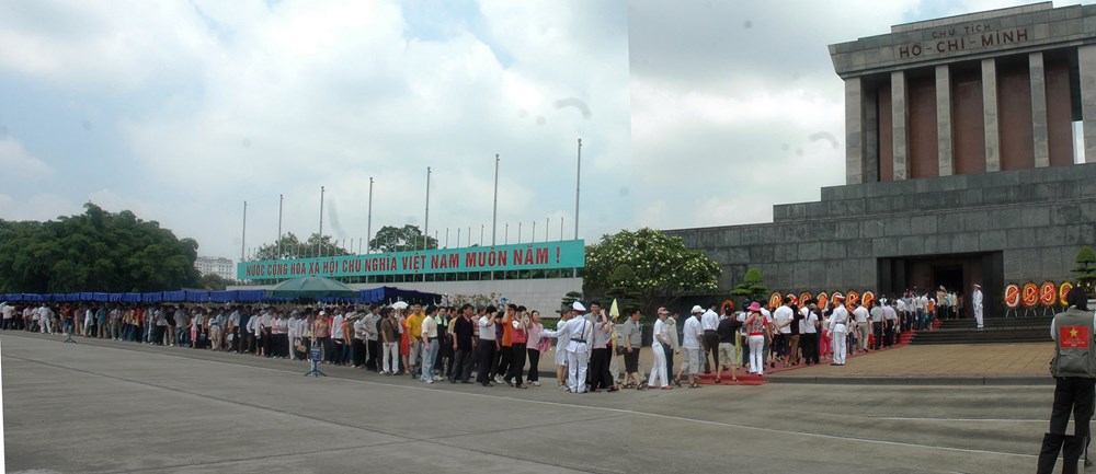 Ngày ngày dòng người đi trong thương nhớ - ảnh 1