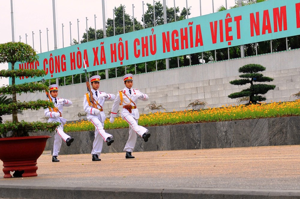 Ngày ngày dòng người đi trong thương nhớ - ảnh 5