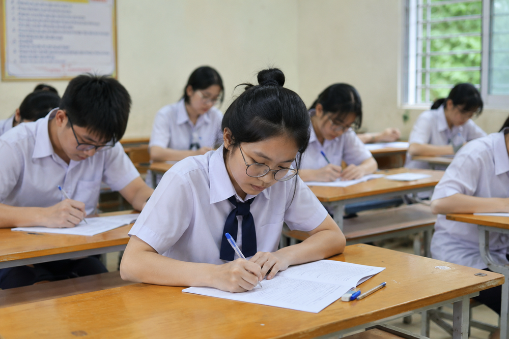 Lịch thi vào lớp 10 năm 2026: Nhiều tỉnh thành chốt lịch sớm, điểm chuẩn dự báo tăng - ảnh 1