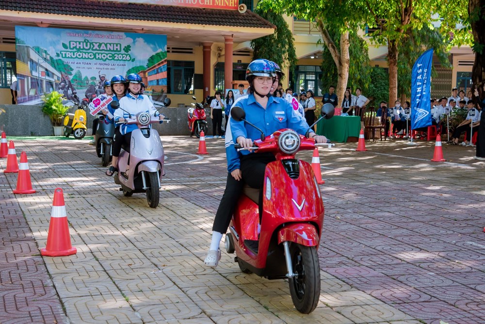 Không cần bằng lái, đổi pin tiện lợi: VinFast Evo Lite trở thành “chân ái” của cư dân phố cổ - ảnh 1