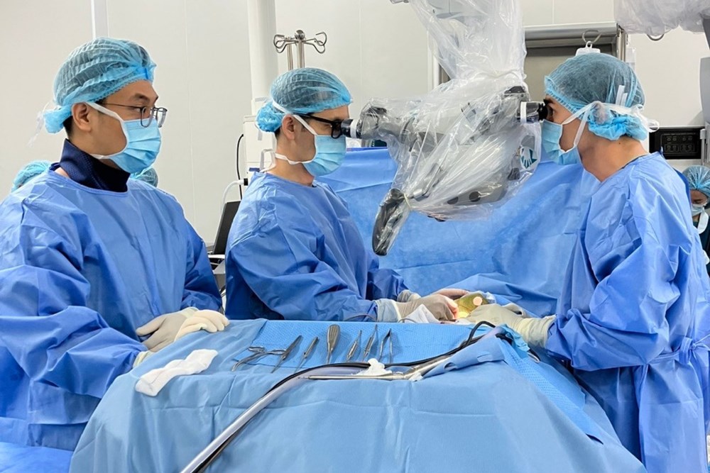 Lựa chọn Việt Nam mổ u não, bệnh nhân Campuchia phục hồi khả năng vận động và giao tiếp chỉ sau 6 ngày  - ảnh 1