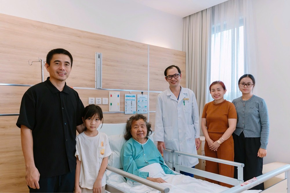 Lựa chọn Việt Nam mổ u não, bệnh nhân Campuchia phục hồi khả năng vận động và giao tiếp chỉ sau 6 ngày  - ảnh 2