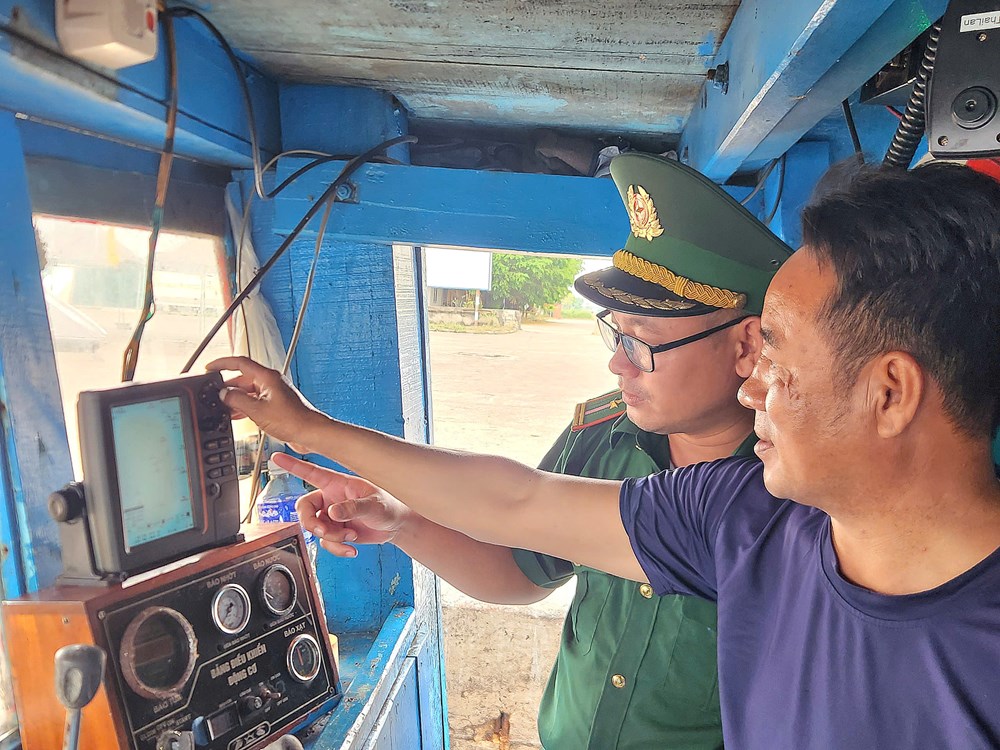 Theo những dòng tin ra khơi - ảnh 2
