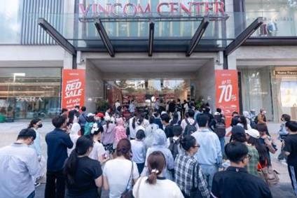  Vincom Red Sale 2026 khởi động “đường đua” mua sắm lớn với loạt ưu đãi tới 70% - ảnh 2