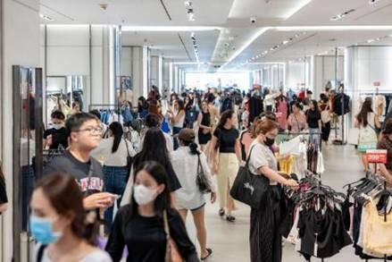  Vincom Red Sale 2026 khởi động “đường đua” mua sắm lớn với loạt ưu đãi tới 70% - ảnh 3