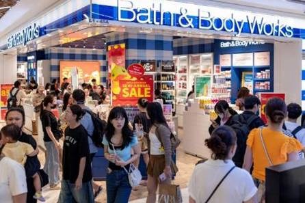  Vincom Red Sale 2026 khởi động “đường đua” mua sắm lớn với loạt ưu đãi tới 70% - ảnh 4