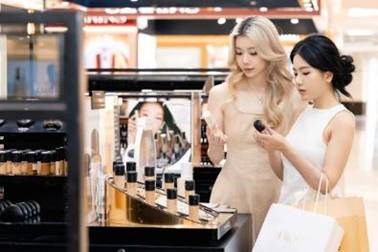  Vincom Red Sale 2026 khởi động “đường đua” mua sắm lớn với loạt ưu đãi tới 70% - ảnh 5
