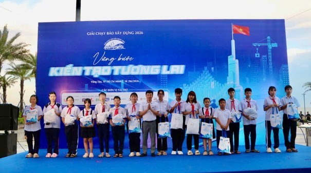 Khai mạc Giải chạy Báo Xây dựng 2026: Vững bước kiến tạo tương lai - ảnh 4
