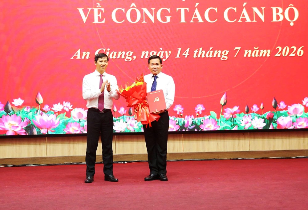 Trung tướng Đinh Văn Nơi giữ chức Phó Bí thư Tỉnh ủy An Giang, Bí thư Đảng ủy đặc khu Phú Quốc - ảnh 1