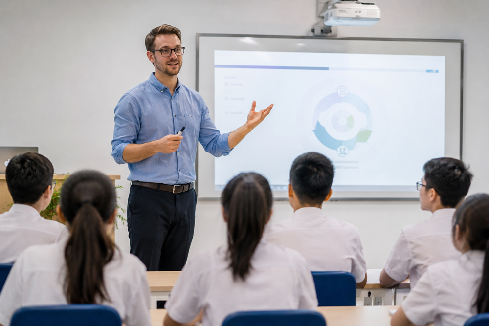 Ai có cơ hội nhận 1.500 suất học bổng toàn phần đi đào tạo ở nước ngoài? - ảnh 1