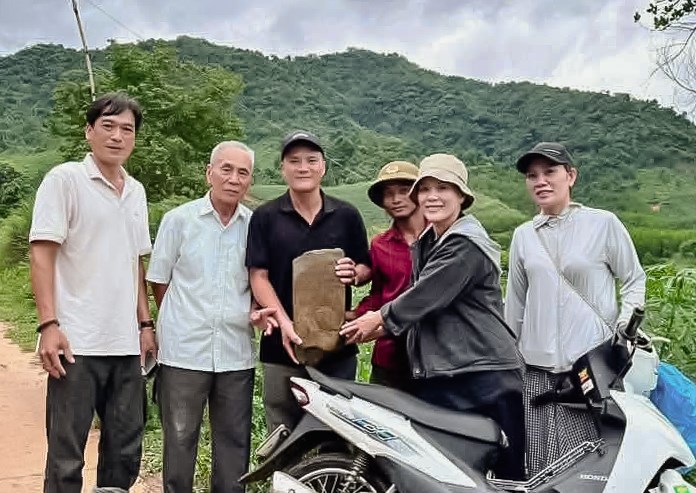 Câu chuyện khó tin về một tấm bia liệt sĩ - ảnh 1